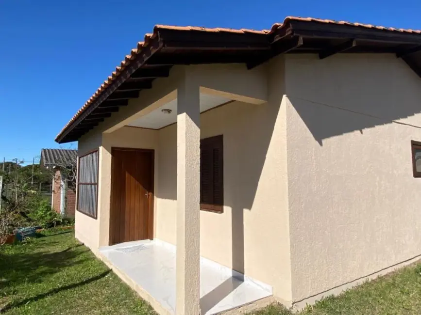 Foto 1 de Casa com 2 quartos à venda, 60m2 em Capao Da Canoa - RS