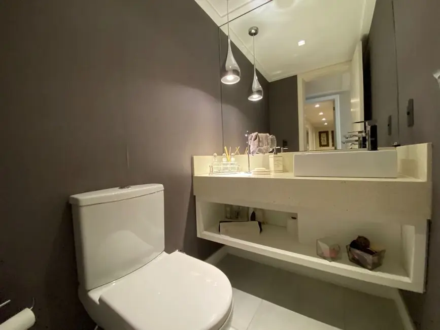 Foto 6 de Apartamento com 3 quartos à venda, 242m2 em Bela Vista, Porto Alegre - RS