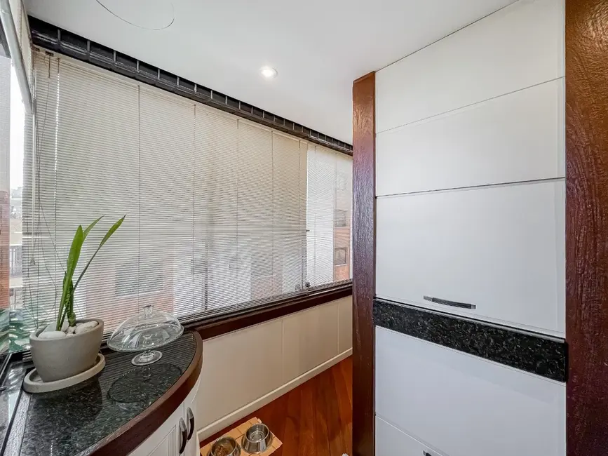 Foto 8 de Apartamento com 3 quartos à venda, 121m2 em Bela Vista, Porto Alegre - RS