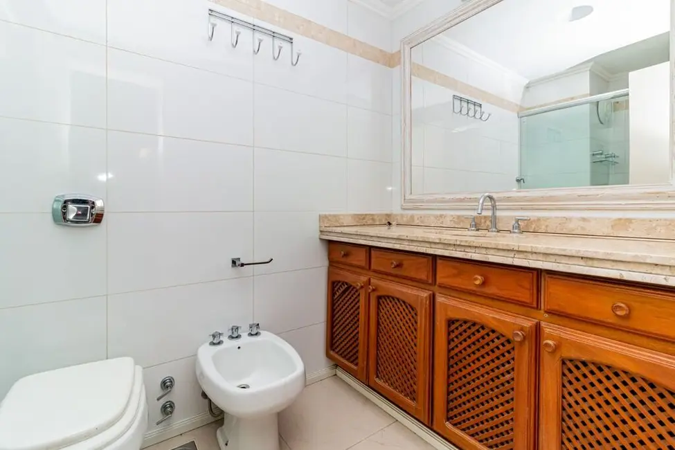 Apartamento com 3 quartos à venda, 127m2 em Boa Vista, Porto Alegre - RS - imagem 9 Foto 9 de Apartamento com 3 quartos à venda, 127m2 em Boa Vista, Porto Alegre - RS