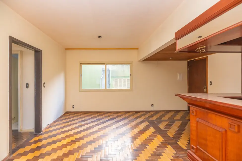 Apartamento com 3 quartos à venda, 121m2 em Centro Histórico, Porto Alegre - RS - imagem 6 Foto 6 de Apartamento com 3 quartos à venda, 121m2 em Centro Histórico, Porto Alegre - RS