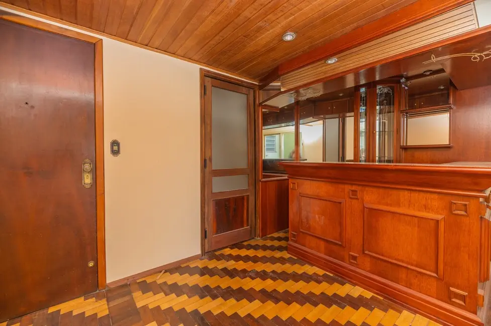 Apartamento com 3 quartos à venda, 121m2 em Centro Histórico, Porto Alegre - RS - imagem 7 Foto 7 de Apartamento com 3 quartos à venda, 121m2 em Centro Histórico, Porto Alegre - RS