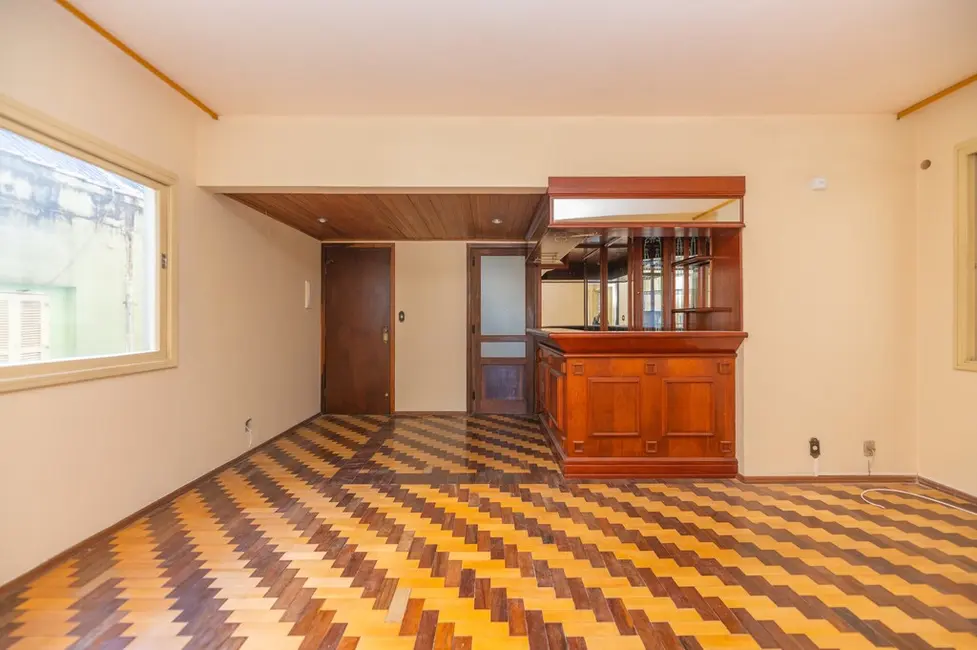 Apartamento com 3 quartos à venda, 121m2 em Centro Histórico, Porto Alegre - RS - imagem 3 Foto 3 de Apartamento com 3 quartos à venda, 121m2 em Centro Histórico, Porto Alegre - RS
