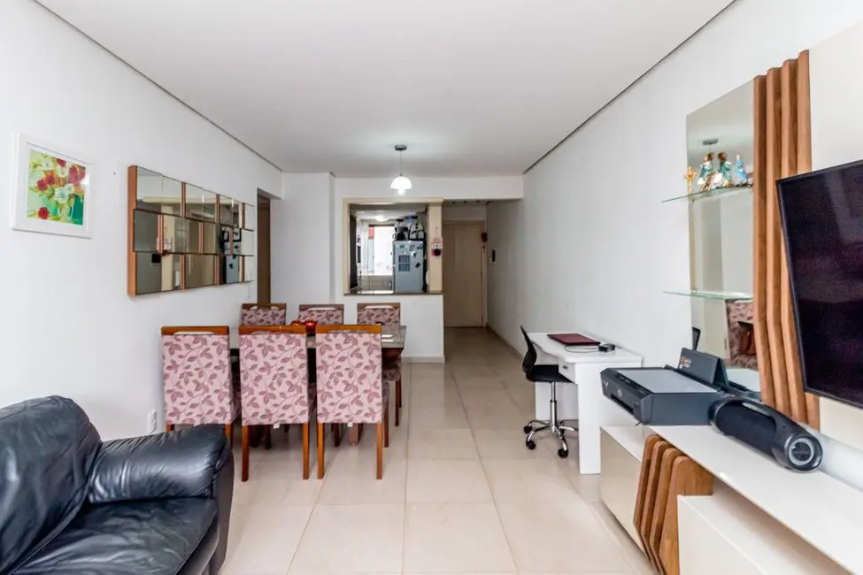 Apartamento com 2 quartos à venda, 76m2 em Centro Histórico, Porto Alegre - RS - imagem 5 Foto 5 de Apartamento com 2 quartos à venda, 76m2 em Centro Histórico, Porto Alegre - RS