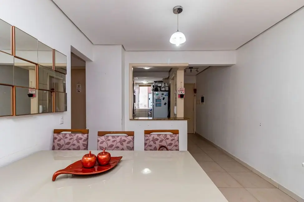 Apartamento com 2 quartos à venda, 76m2 em Centro Histórico, Porto Alegre - RS - imagem 8 Foto 8 de Apartamento com 2 quartos à venda, 76m2 em Centro Histórico, Porto Alegre - RS