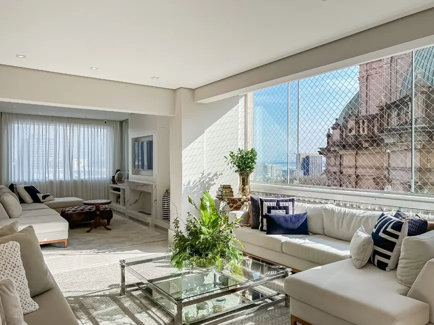 Apartamento com 3 quartos à venda, 140m2 em Centro Histórico, Porto Alegre - RS - imagem 9 Foto 9 de Apartamento com 3 quartos à venda, 140m2 em Centro Histórico, Porto Alegre - RS