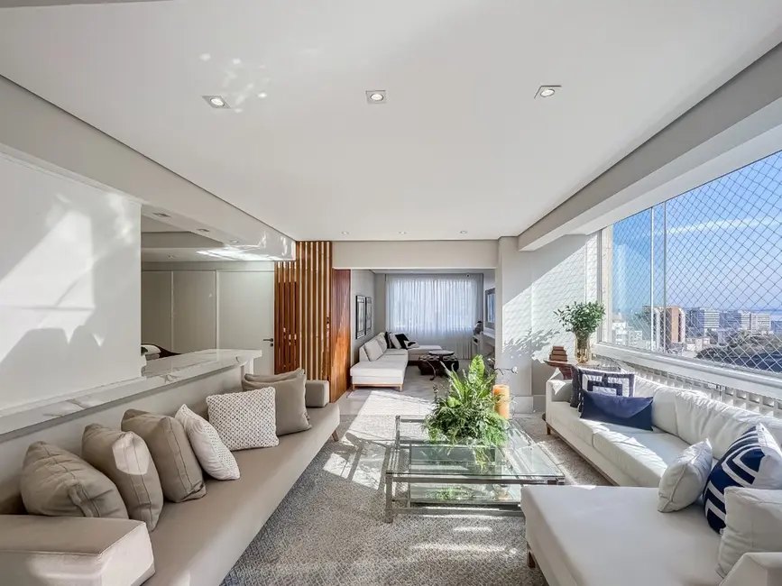 Apartamento com 3 quartos à venda, 140m2 em Centro Histórico, Porto Alegre - RS - imagem 7 Foto 7 de Apartamento com 3 quartos à venda, 140m2 em Centro Histórico, Porto Alegre - RS