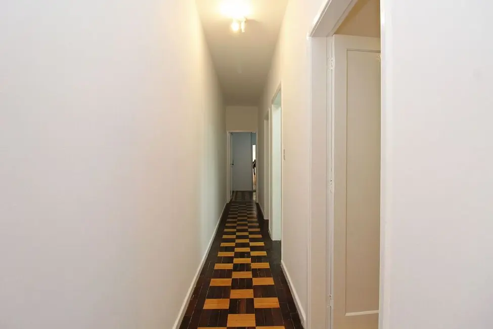 Apartamento com 3 quartos à venda, 95m2 em Centro Histórico, Porto Alegre - RS - imagem 9 Foto 9 de Apartamento com 3 quartos à venda, 95m2 em Centro Histórico, Porto Alegre - RS