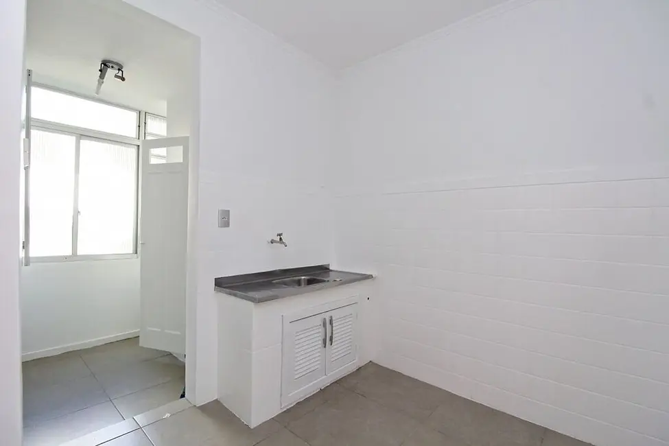 Apartamento com 3 quartos à venda, 95m2 em Centro Histórico, Porto Alegre - RS - imagem 5 Foto 5 de Apartamento com 3 quartos à venda, 95m2 em Centro Histórico, Porto Alegre - RS
