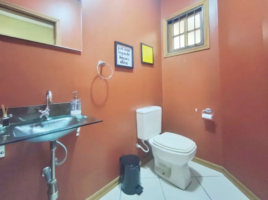 Casa com 2 quartos à venda, 194m2 em Jardim Botânico, Porto Alegre - RS - imagem 3 Foto 3 de Casa com 2 quartos à venda, 194m2 em Jardim Botânico, Porto Alegre - RS