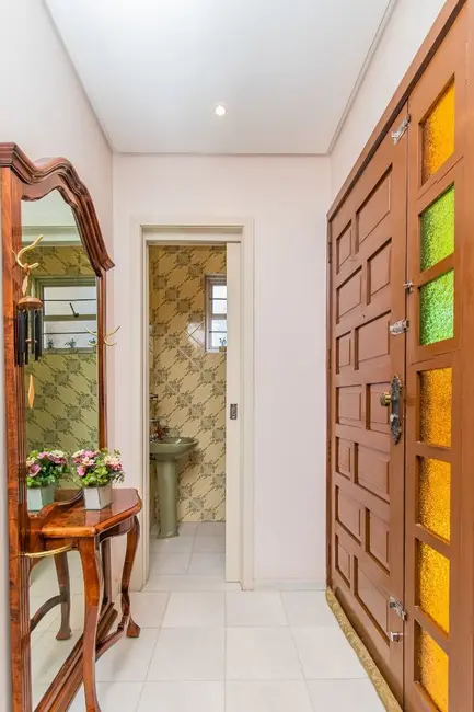 Casa com 3 quartos à venda, 338m2 em Jardim Sabará, Porto Alegre - RS - imagem 3 Foto 3 de Casa com 3 quartos à venda, 338m2 em Jardim Sabará, Porto Alegre - RS