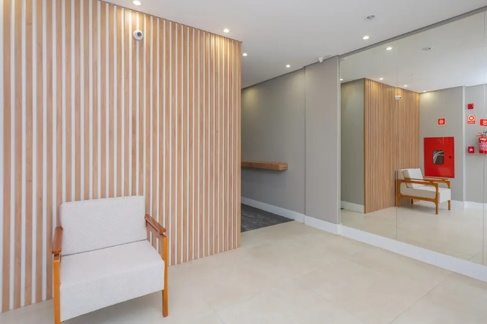 Apartamento com 2 quartos à venda, 72m2 em Menino Deus, Porto Alegre - RS - imagem 4 Foto 4 de Apartamento com 2 quartos à venda, 72m2 em Menino Deus, Porto Alegre - RS