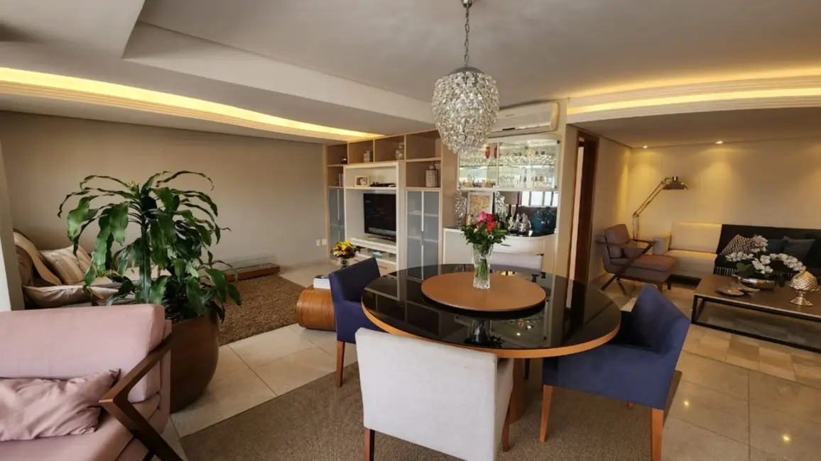 Apartamento com 3 quartos à venda, 206m2 em Menino Deus, Porto Alegre - RS - imagem 3 Foto 3 de Apartamento com 3 quartos à venda, 206m2 em Menino Deus, Porto Alegre - RS
