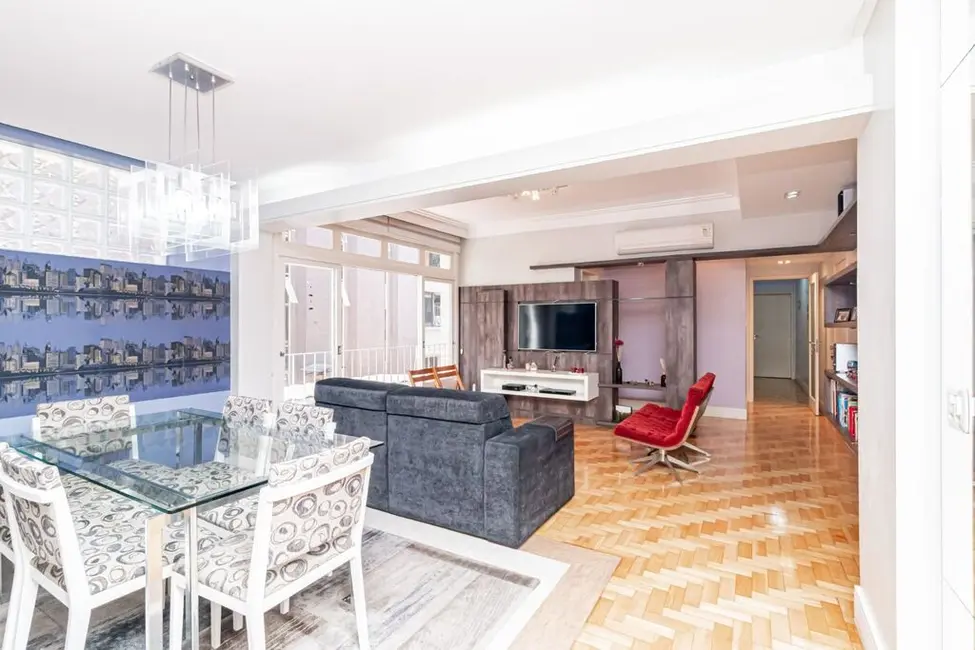 Apartamento com 3 quartos à venda, 110m2 em Moinhos de Vento, Porto Alegre - RS - imagem 5 Foto 5 de Apartamento com 3 quartos à venda, 110m2 em Moinhos de Vento, Porto Alegre - RS