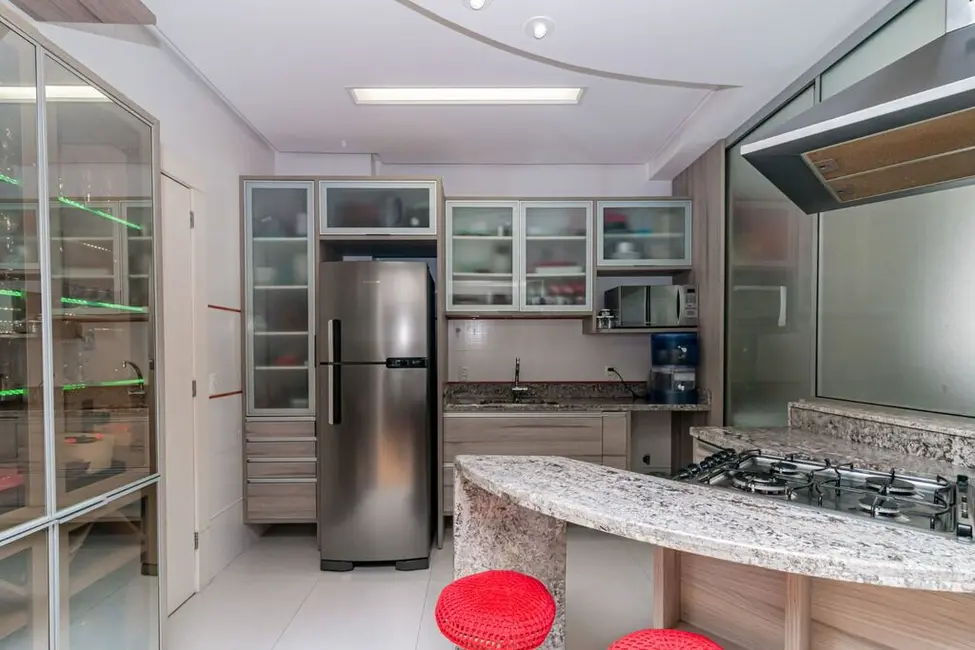 Apartamento com 3 quartos à venda, 110m2 em Moinhos de Vento, Porto Alegre - RS - imagem 9 Foto 9 de Apartamento com 3 quartos à venda, 110m2 em Moinhos de Vento, Porto Alegre - RS