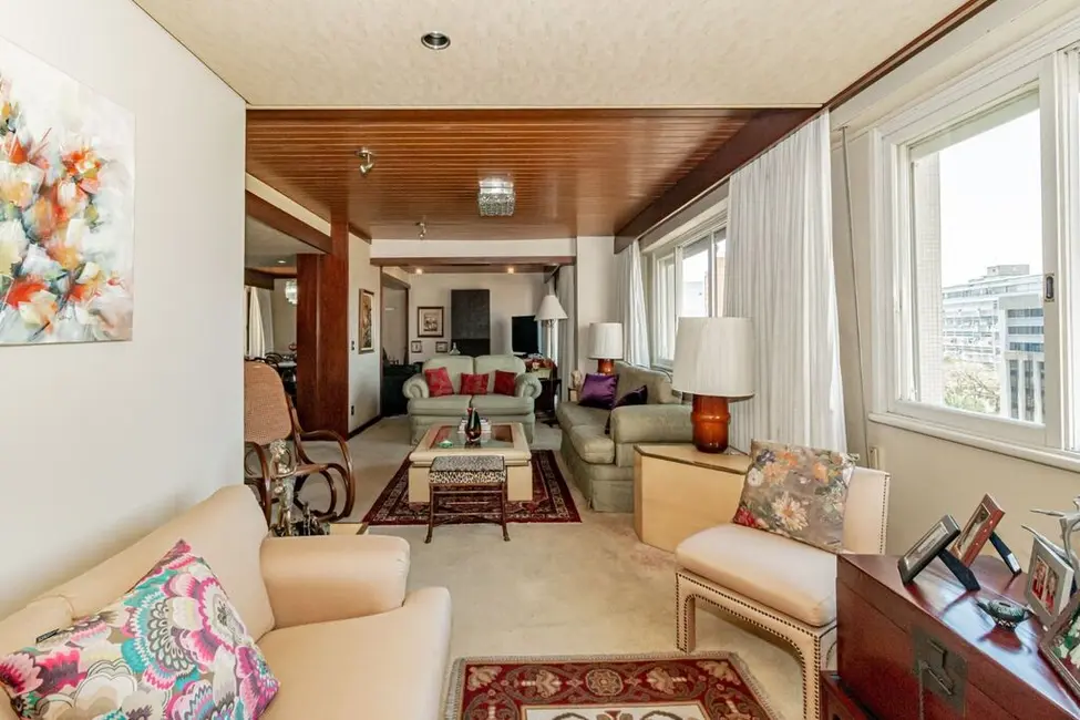 Apartamento com 3 quartos à venda, 185m2 em Moinhos de Vento, Porto Alegre - RS - imagem 6 Foto 6 de Apartamento com 3 quartos à venda, 185m2 em Moinhos de Vento, Porto Alegre - RS