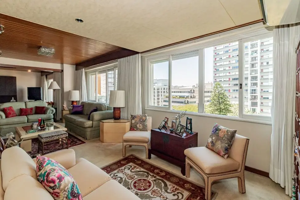 Apartamento com 3 quartos à venda, 185m2 em Moinhos de Vento, Porto Alegre - RS - imagem 2 Foto 2 de Apartamento com 3 quartos à venda, 185m2 em Moinhos de Vento, Porto Alegre - RS