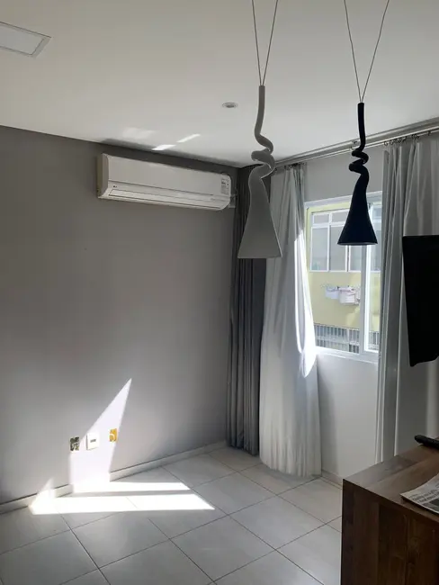 Apartamento com 1 quarto à venda, 37m2 em Petrópolis, Porto Alegre - RS - imagem 3 Foto 3 de Apartamento com 1 quarto à venda, 37m2 em Petrópolis, Porto Alegre - RS