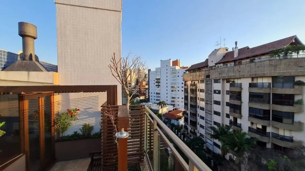 Cobertura com 3 quartos à venda, 197m2 em Petrópolis, Porto Alegre - RS - imagem 6 Foto 6 de Cobertura com 3 quartos à venda, 197m2 em Petrópolis, Porto Alegre - RS