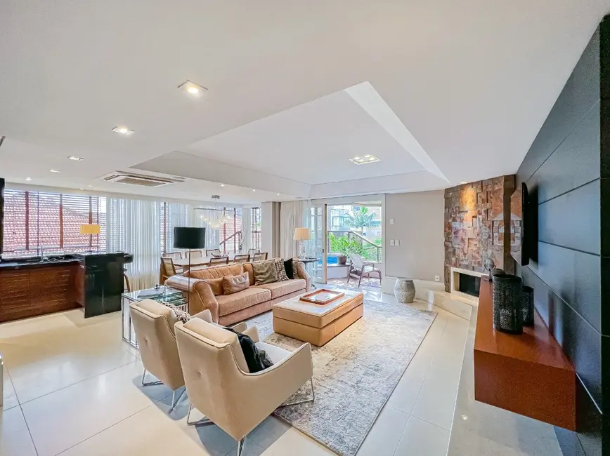 Apartamento com 3 quartos à venda, 158m2 em Petrópolis, Porto Alegre - RS - imagem 9 Foto 9 de Apartamento com 3 quartos à venda, 158m2 em Petrópolis, Porto Alegre - RS