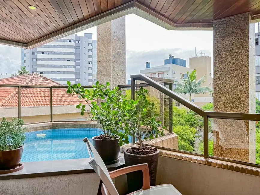 Apartamento com 3 quartos à venda, 158m2 em Petrópolis, Porto Alegre - RS - imagem 6 Foto 6 de Apartamento com 3 quartos à venda, 158m2 em Petrópolis, Porto Alegre - RS