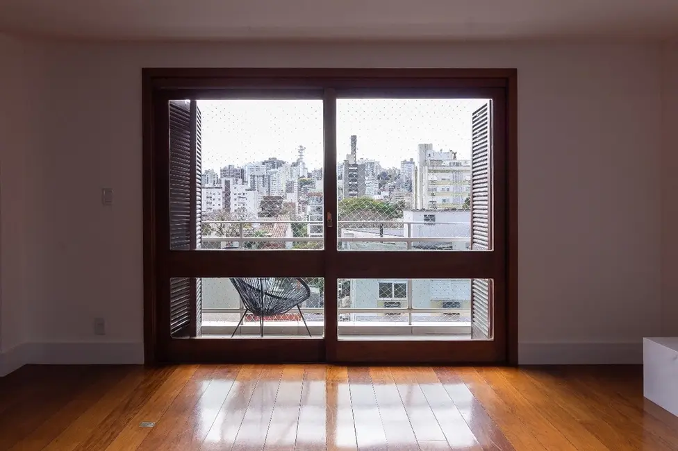 Apartamento com 3 quartos à venda, 232m2 em Petrópolis, Porto Alegre - RS - imagem 4 Foto 4 de Apartamento com 3 quartos à venda, 232m2 em Petrópolis, Porto Alegre - RS