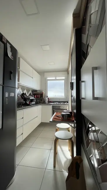 Apartamento com 3 quartos à venda, 93m2 em Petrópolis, Porto Alegre - RS - imagem 9 Foto 9 de Apartamento com 3 quartos à venda, 93m2 em Petrópolis, Porto Alegre - RS
