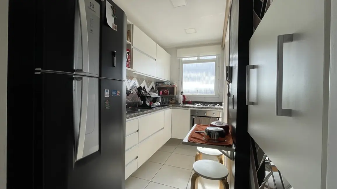 Apartamento com 3 quartos à venda, 93m2 em Petrópolis, Porto Alegre - RS - imagem 8 Foto 8 de Apartamento com 3 quartos à venda, 93m2 em Petrópolis, Porto Alegre - RS
