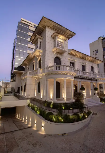 Apartamento com 3 quartos à venda, 134m2 em Moinhos de Vento, Porto Alegre - RS - imagem 4 Foto 4 de Apartamento com 3 quartos à venda, 134m2 em Moinhos de Vento, Porto Alegre - RS