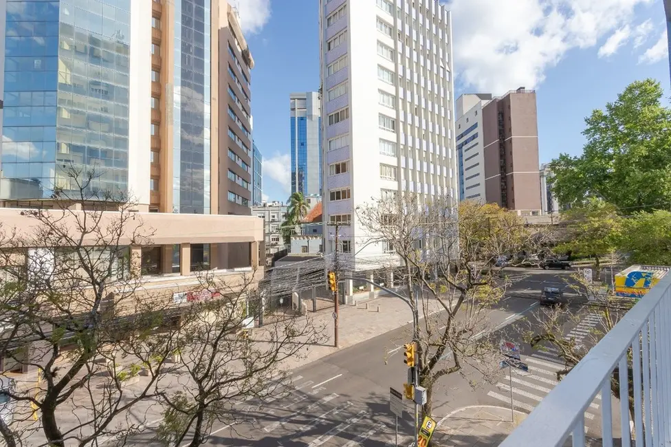 Apartamento com 3 quartos à venda, 231m2 em Moinhos de Vento, Porto Alegre - RS - imagem 8 Foto 8 de Apartamento com 3 quartos à venda, 231m2 em Moinhos de Vento, Porto Alegre - RS