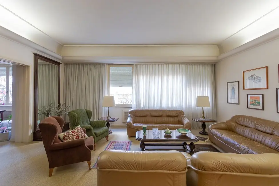 Apartamento com 3 quartos à venda, 231m2 em Moinhos de Vento, Porto Alegre - RS - imagem 7 Foto 7 de Apartamento com 3 quartos à venda, 231m2 em Moinhos de Vento, Porto Alegre - RS