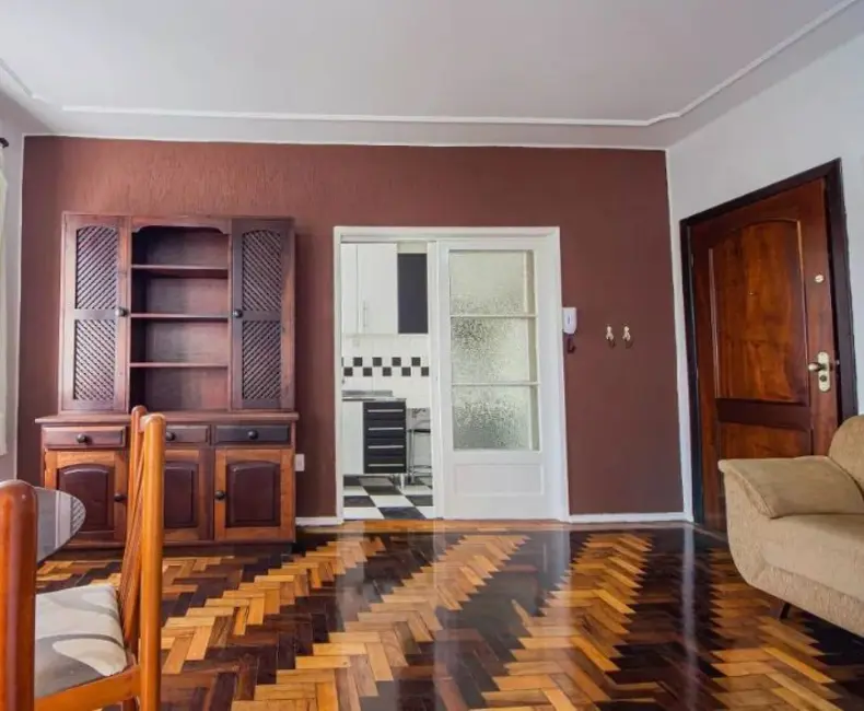 Apartamento com 2 quartos à venda, 51m2 em Moinhos de Vento, Porto Alegre - RS - imagem 3 Foto 3 de Apartamento com 2 quartos à venda, 51m2 em Moinhos de Vento, Porto Alegre - RS