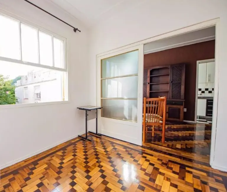 Apartamento com 2 quartos à venda, 51m2 em Moinhos de Vento, Porto Alegre - RS - imagem 4 Foto 4 de Apartamento com 2 quartos à venda, 51m2 em Moinhos de Vento, Porto Alegre - RS