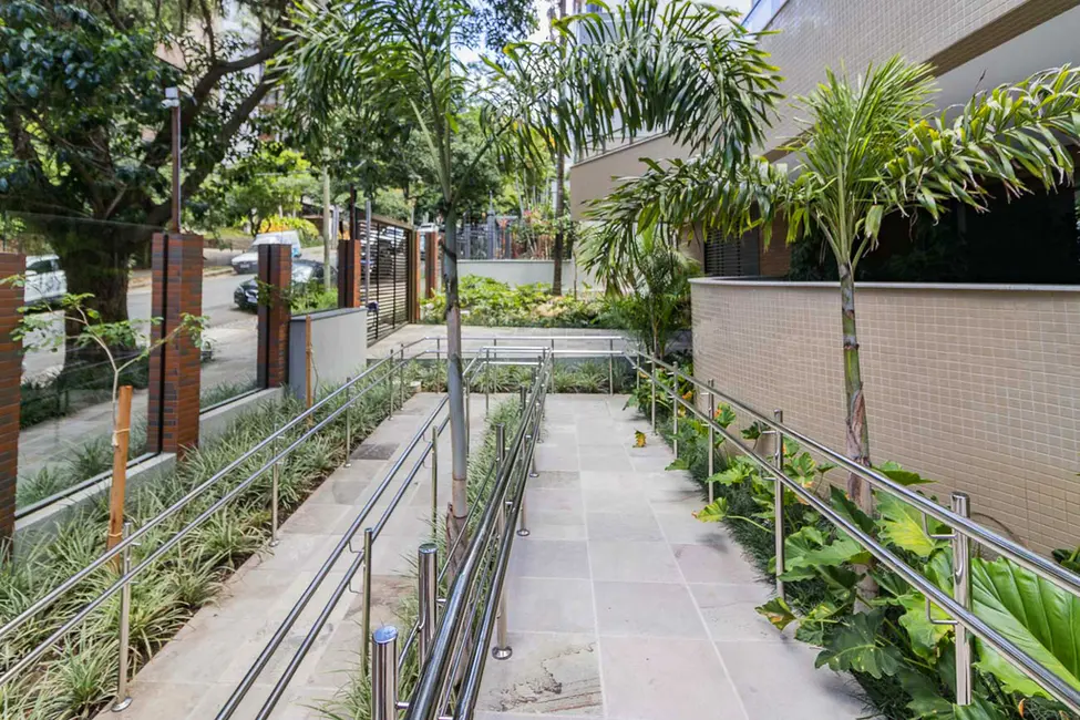 Apartamento com 3 quartos à venda, 178m2 em Rio Branco, Porto Alegre - RS - imagem 5 Foto 5 de Apartamento com 3 quartos à venda, 178m2 em Rio Branco, Porto Alegre - RS