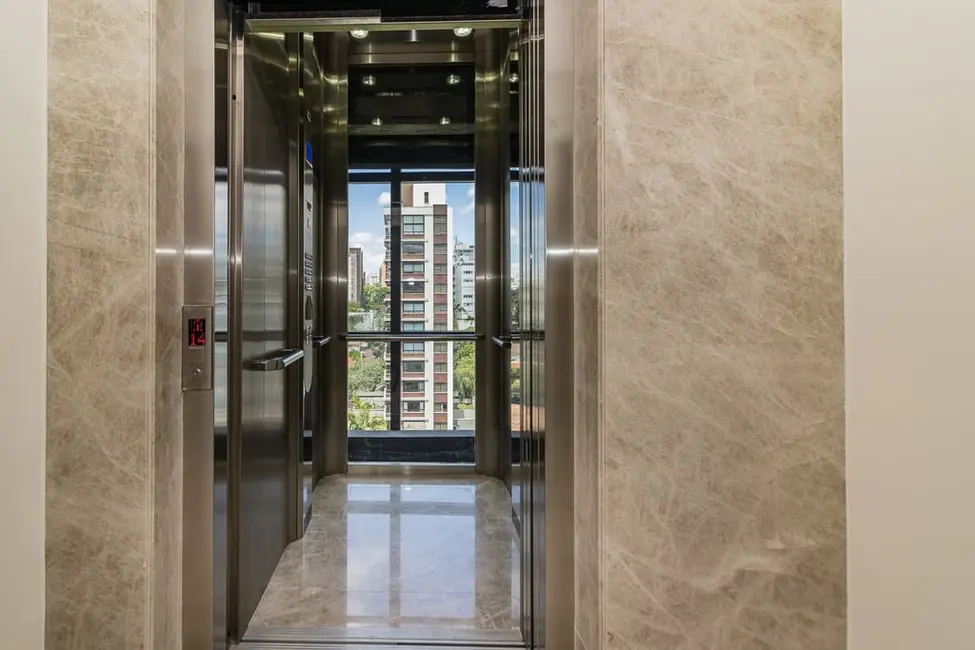 Apartamento com 3 quartos à venda, 178m2 em Rio Branco, Porto Alegre - RS - imagem 8 Foto 8 de Apartamento com 3 quartos à venda, 178m2 em Rio Branco, Porto Alegre - RS