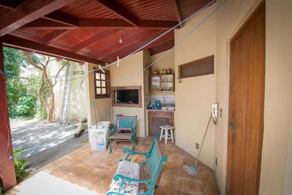 Casa com 4 quartos à venda, 272m2 em Rio Branco, Porto Alegre - RS - imagem 7 Foto 7 de Casa com 4 quartos à venda, 272m2 em Rio Branco, Porto Alegre - RS