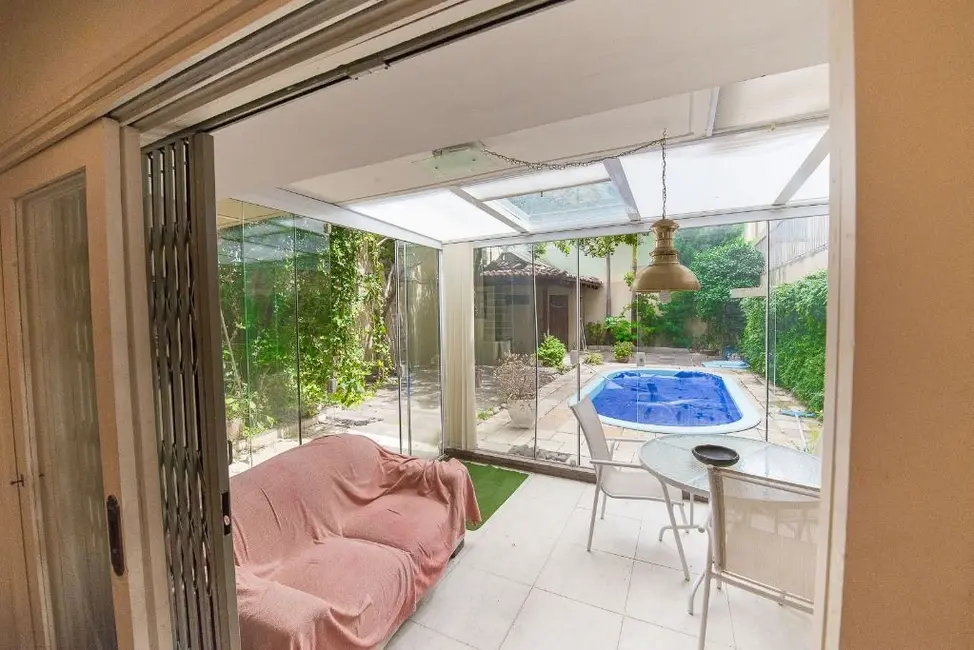 Casa com 4 quartos à venda, 272m2 em Rio Branco, Porto Alegre - RS - imagem 5 Foto 5 de Casa com 4 quartos à venda, 272m2 em Rio Branco, Porto Alegre - RS