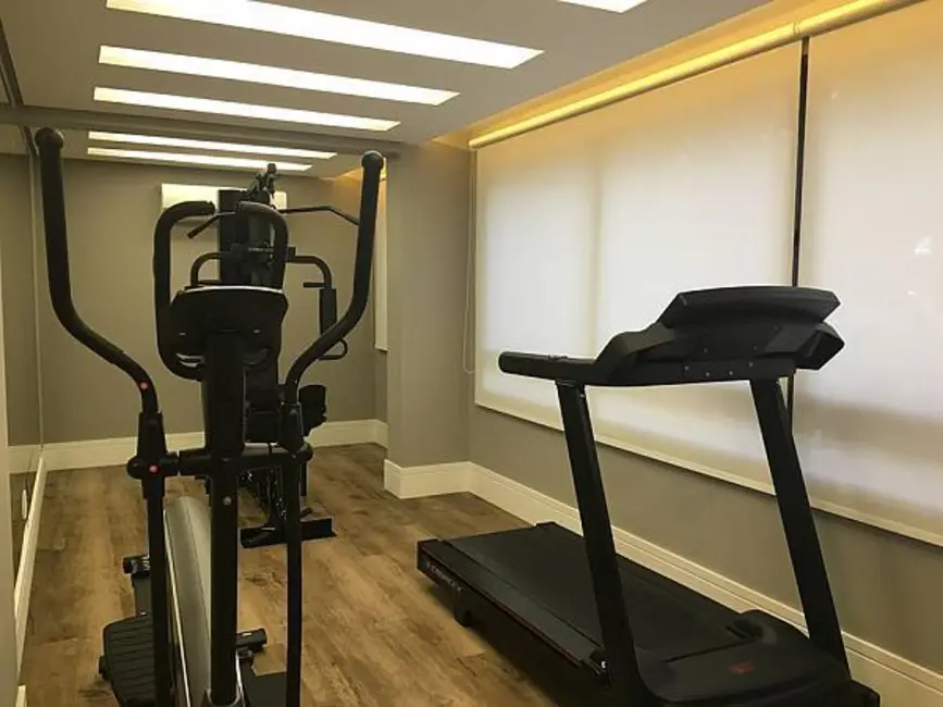 Apartamento com 3 quartos à venda, 135m2 em Rio Branco, Porto Alegre - RS - imagem 8 Foto 8 de Apartamento com 3 quartos à venda, 135m2 em Rio Branco, Porto Alegre - RS