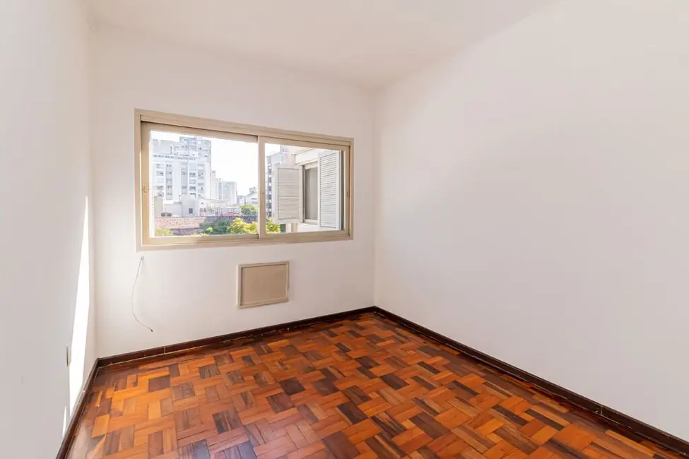 Apartamento com 2 quartos à venda, 69m2 em Rio Branco, Porto Alegre - RS - imagem 6 Foto 6 de Apartamento com 2 quartos à venda, 69m2 em Rio Branco, Porto Alegre - RS