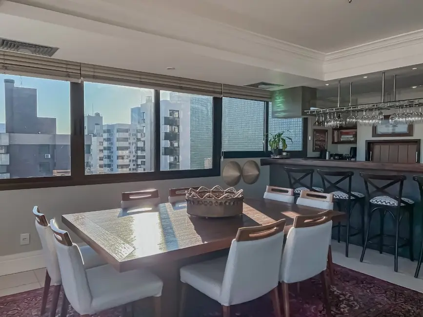 Foto 8 de Apartamento com 3 quartos à venda, 243m2 em Rio Branco, Porto Alegre - RS