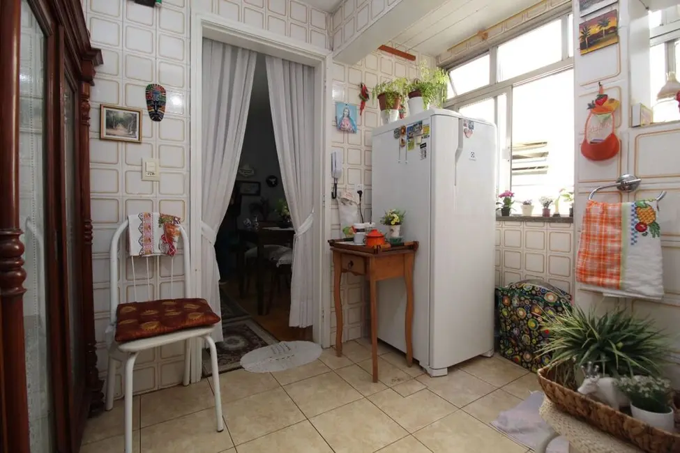 Apartamento com 2 quartos à venda, 61m2 em Santa Cecília, Porto Alegre - RS - imagem 6 Foto 6 de Apartamento com 2 quartos à venda, 61m2 em Santa Cecília, Porto Alegre - RS