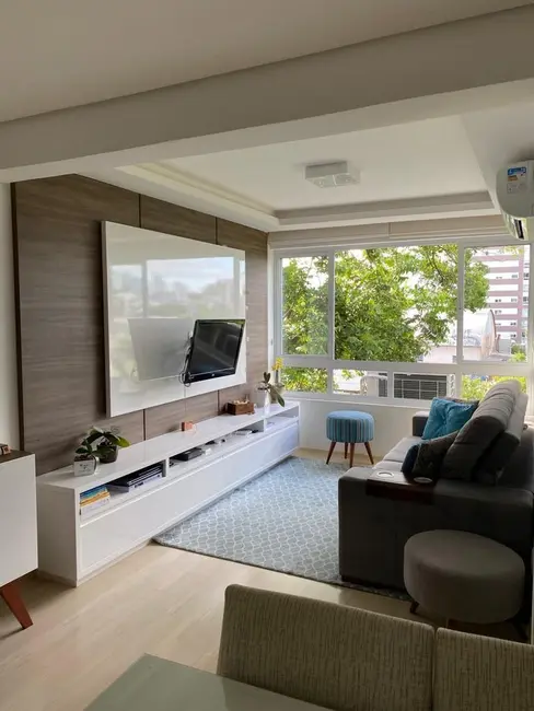 Foto 2 de Apartamento com 2 quartos à venda, 65m2 em Santana, Porto Alegre - RS