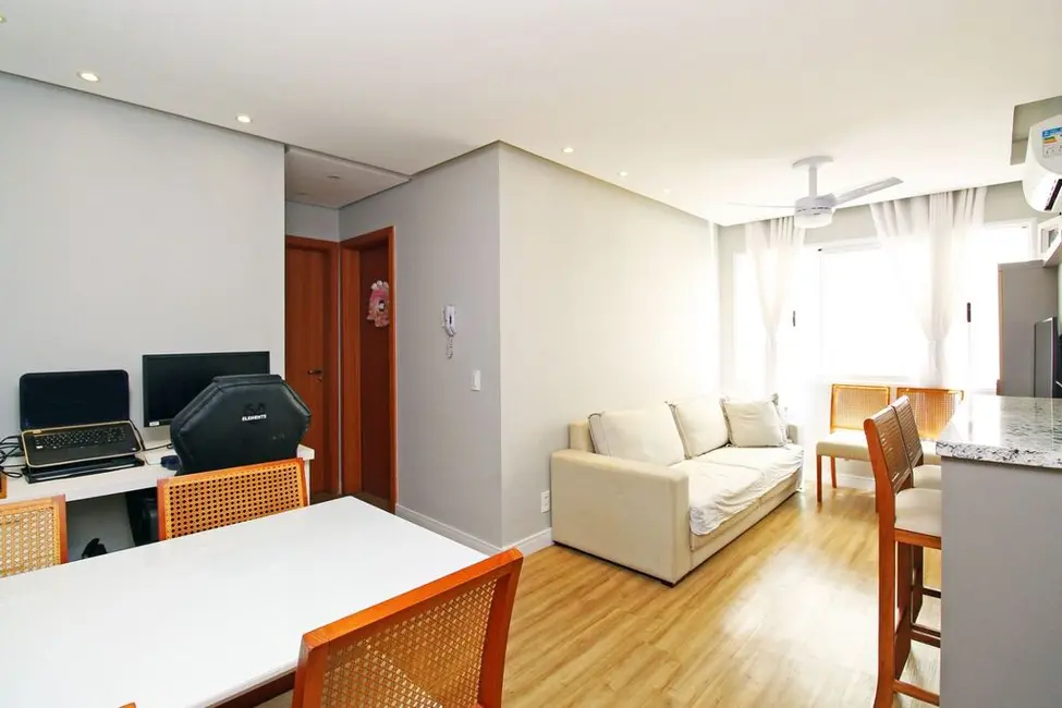Apartamento com 2 quartos à venda, 52m2 em Santana, Porto Alegre - RS - imagem 6 Foto 6 de Apartamento com 2 quartos à venda, 52m2 em Santana, Porto Alegre - RS