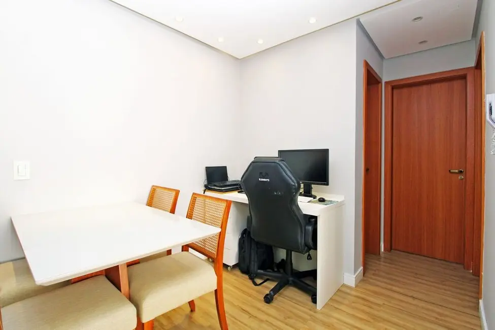 Apartamento com 2 quartos à venda, 52m2 em Santana, Porto Alegre - RS - imagem 8 Foto 8 de Apartamento com 2 quartos à venda, 52m2 em Santana, Porto Alegre - RS