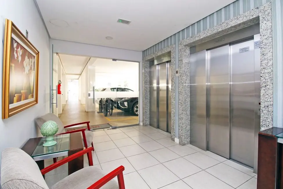 Apartamento com 2 quartos à venda, 52m2 em Santana, Porto Alegre - RS - imagem 3 Foto 3 de Apartamento com 2 quartos à venda, 52m2 em Santana, Porto Alegre - RS