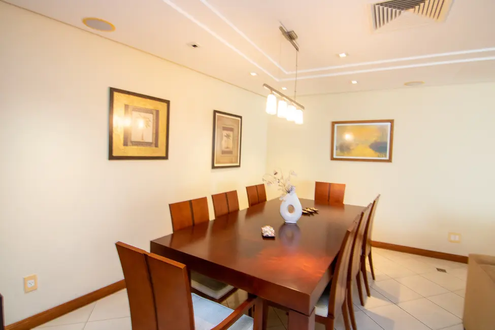 Casa com 4 quartos à venda, 438m2 em Três Figueiras, Porto Alegre - RS - imagem 3 Foto 3 de Casa com 4 quartos à venda, 438m2 em Três Figueiras, Porto Alegre - RS