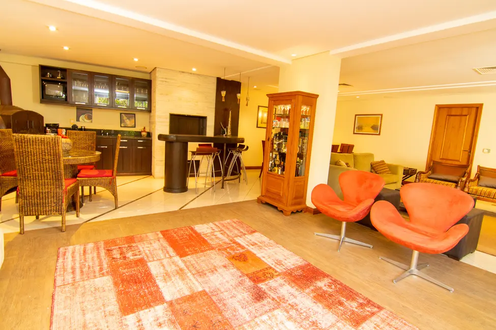 Casa com 4 quartos à venda, 438m2 em Três Figueiras, Porto Alegre - RS - imagem 9 Foto 9 de Casa com 4 quartos à venda, 438m2 em Três Figueiras, Porto Alegre - RS