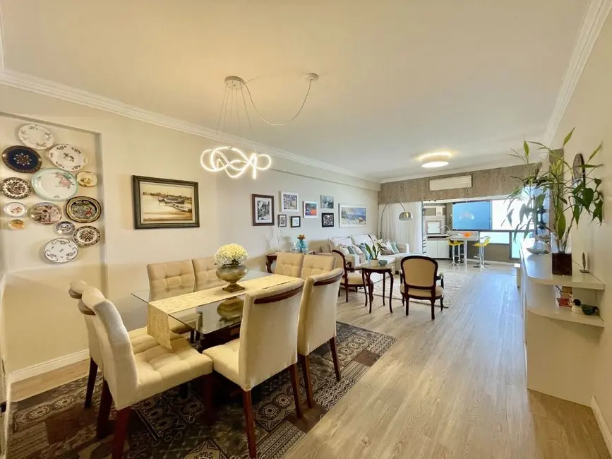 Apartamento com 4 quartos à venda, 219m2 em Centro, Balneario Camboriu - SC - imagem 1 Foto 1 de Apartamento com 4 quartos à venda, 219m2 em Centro, Balneario Camboriu - SC