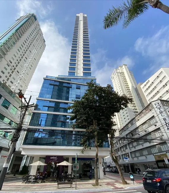 Apartamento com 4 quartos à venda, 145m2 em Centro, Balneario Camboriu - SC - imagem 1 Foto 1 de Apartamento com 4 quartos à venda, 145m2 em Centro, Balneario Camboriu - SC
