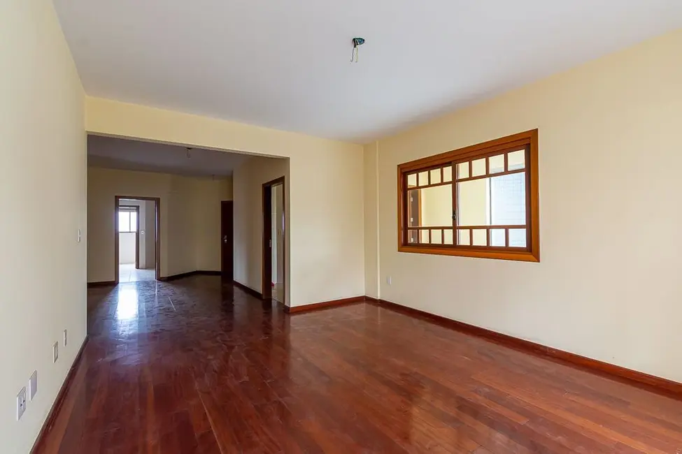 Apartamento com 3 quartos à venda, 220m2 em Centro, Canoas - RS - imagem 5 Foto 5 de Apartamento com 3 quartos à venda, 220m2 em Centro, Canoas - RS